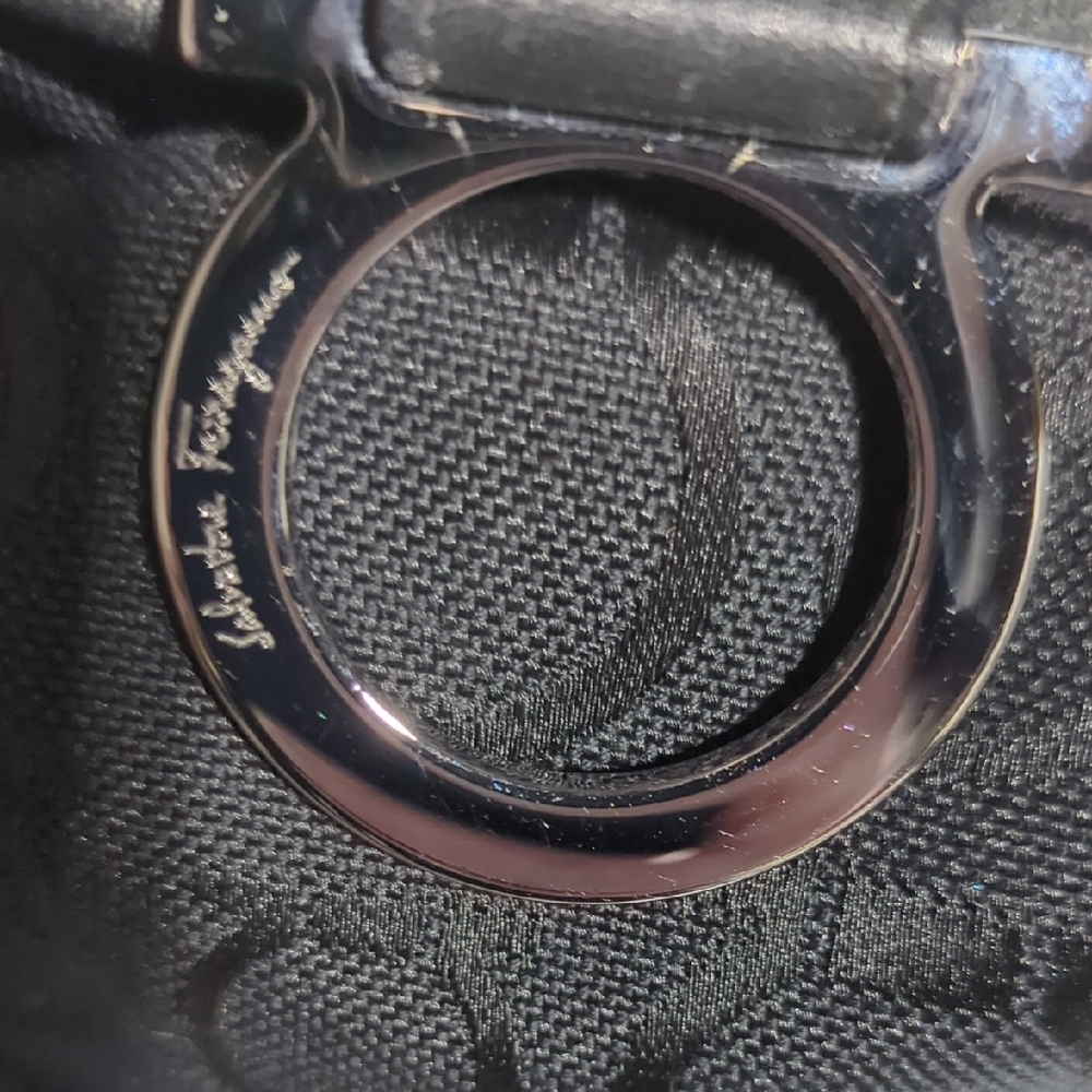 Salvatore Ferragamo Black Shoulder Bag - Picture 3 of 10